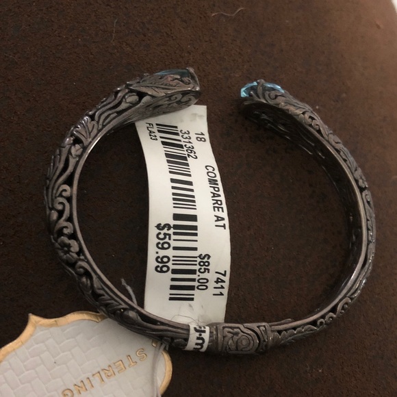 Elegant Silver and Blue Women's Bracelet - Picture 5 of 7